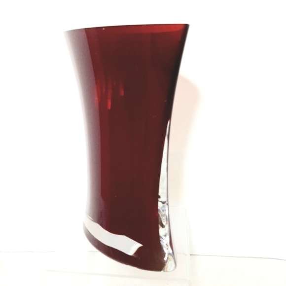 Crimson Envelope Shape Art  Glass Vase - Picture 2 of 6